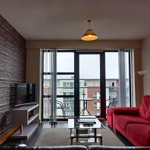 Modern 2 Bed With Balcony Apartment
