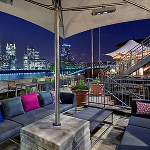 Doubletree By Hilton - Docklands Riverside Отель Лондон