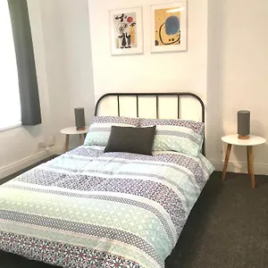 Castleton Townhouse Apartment